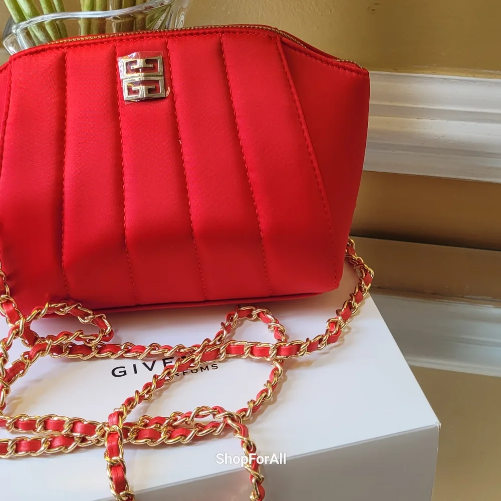 Givenchy - Picture 10 of 16